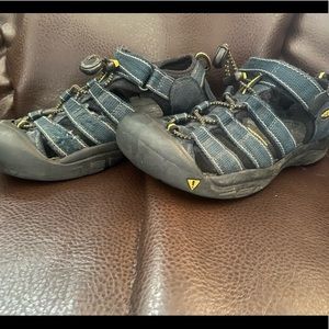 Keen boys sandals